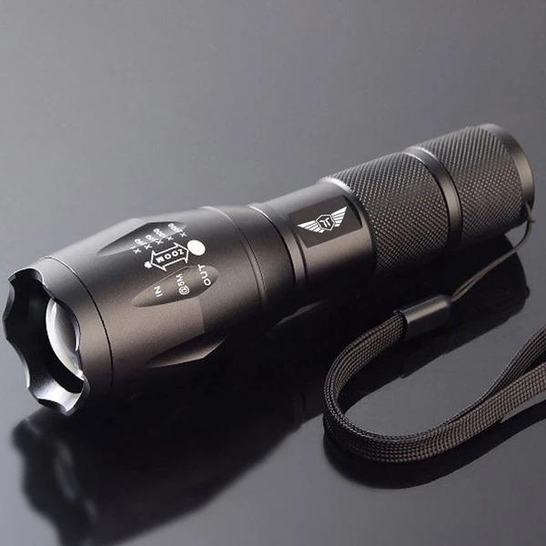 LAMPE DE POCHE TACTIQUE Artemis DX8000